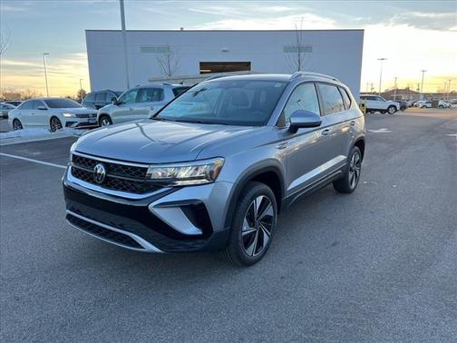 2024 Volkswagen Taos SE 4Motion