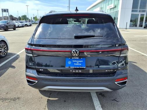 2025 Volkswagen Taos SE 4MOTION