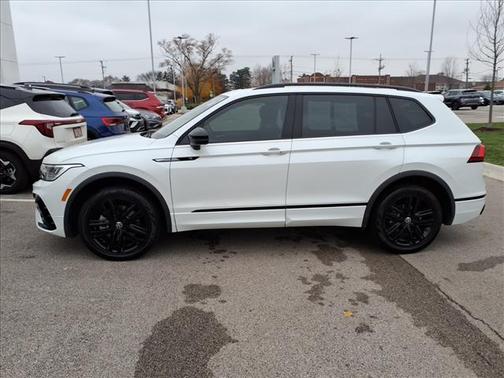 2022 Volkswagen Tiguan 2.0T SE R-Line Black 4MOTION