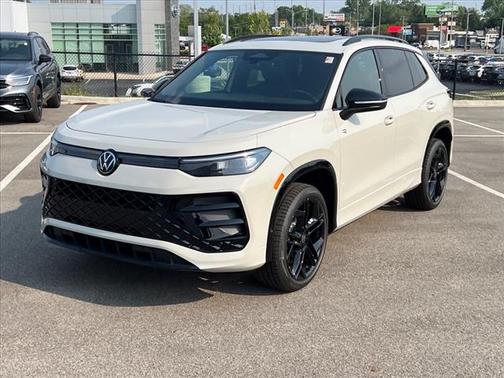 2025 Volkswagen Tiguan 2.0T SE R-Line Black 4MOTION