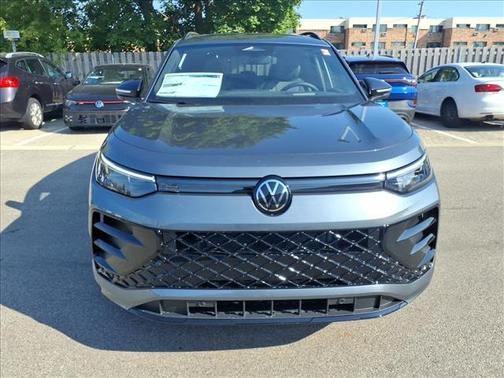 2025 Volkswagen Tiguan 2.0T SE R-Line Black 4MOTION