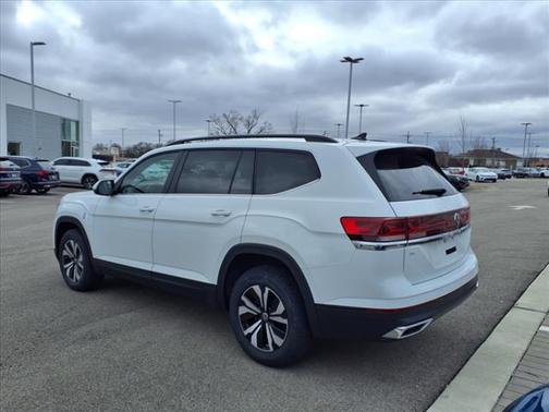 2025 Volkswagen Atlas 2.0T SE