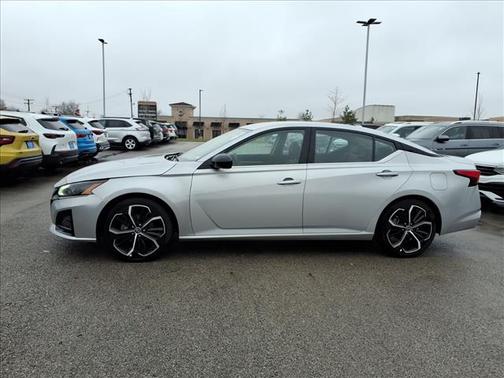 2023 Nissan Altima 2.5 SR