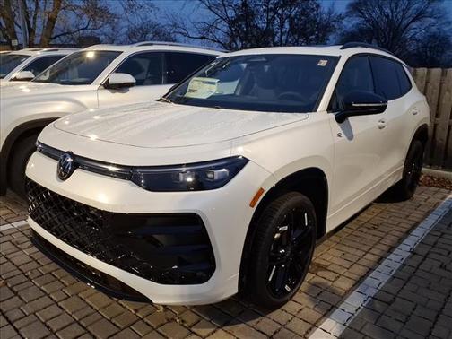 2026 Volkswagen Tiguan 2.0T SE R-Line Black 4MOTION