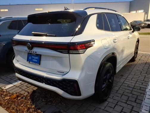 2026 Volkswagen Tiguan 2.0T SE R-Line Black 4MOTION