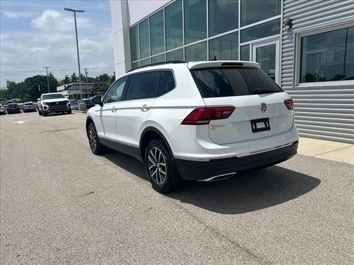 Pure White 2020 Volkswagen Tiguan 2.0T SE R-Line Black 4MOTION