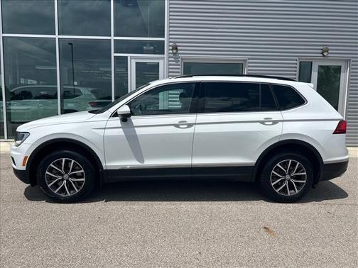 Pure White 2020 Volkswagen Tiguan 2.0T SE R-Line Black 4MOTION