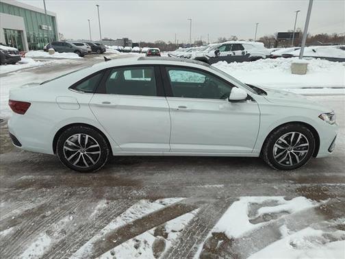 2025 Volkswagen Jetta SE