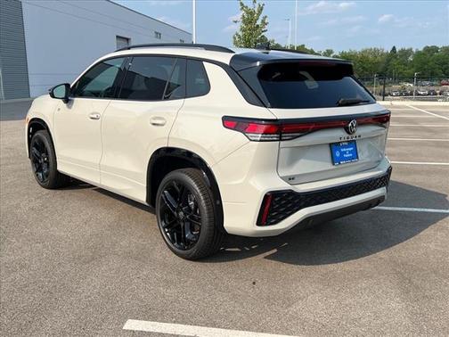2025 Volkswagen Tiguan 2.0T SEL R-Line 4MOTION