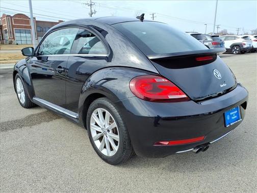 2018 Volkswagen Beetle 2.0T SE