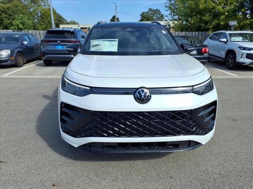 2025 Volkswagen Tiguan 2.0T SE R-Line Black 4MOTION