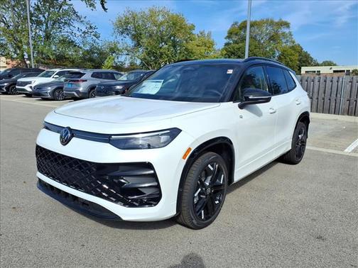 2025 Volkswagen Tiguan 2.0T SE R-Line Black 4MOTION