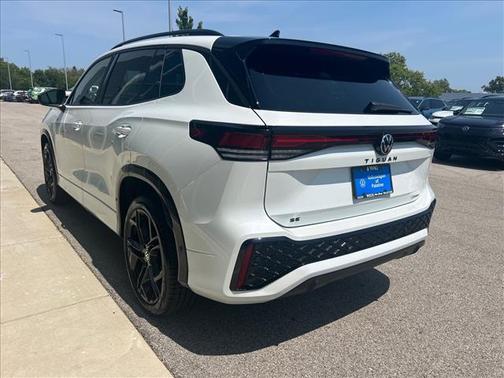 Opal White Pearl 2025 Volkswagen Tiguan 2.0T SE R-Line Black 4MOTION