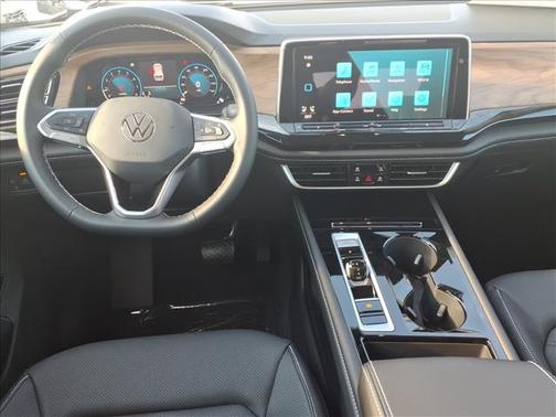 2026 Volkswagen Atlas 2.0T SE w/Technology 4MOTION