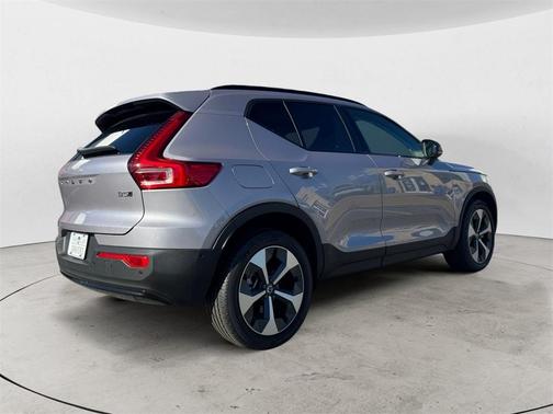 2026 Volvo XC40 B5 Plus