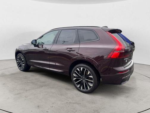 Mulberry Red 2026 Volvo XC60 Plug-In Hybrid T8 Ultra
