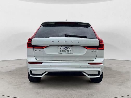 Crystal White 2026 Volvo XC60 B5 Plus