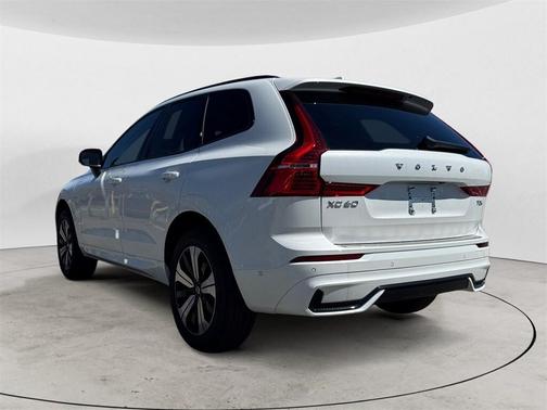 2025 Volvo XC60 Plug-In Hybrid T8 Plus