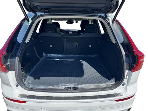2025 Volvo XC60 Plug-In Hybrid T8 Plus