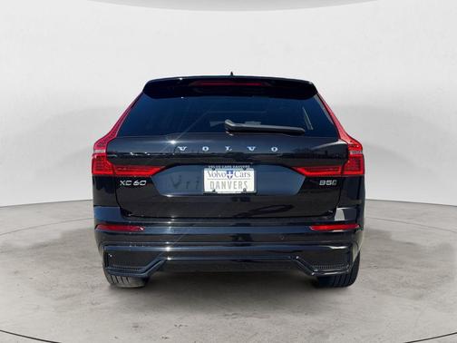 2024 Volvo XC60 B5 Plus Dark Theme