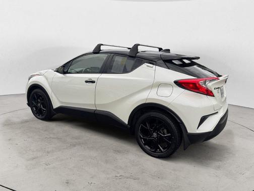 Blizzard Pearl 2021 Toyota C-HR Nightshade