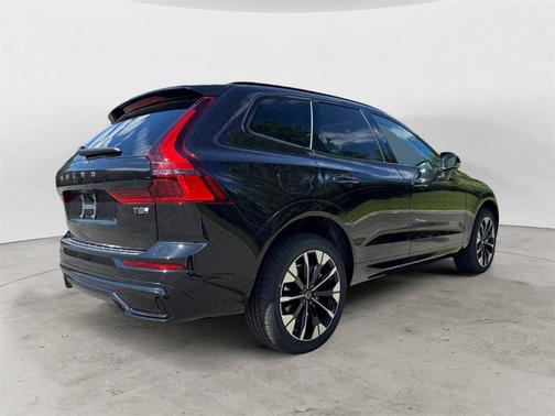 2026 Volvo XC60 Plug-In Hybrid T8 Plus
