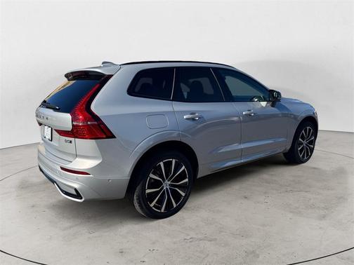 2025 Volvo XC60 B5 Plus