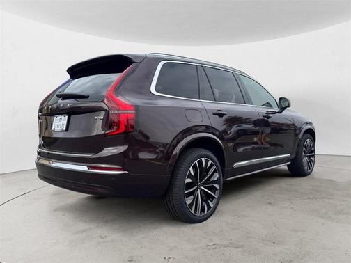 2026 Volvo XC90 Plug-In Hybrid T8 Plus 7-Seater