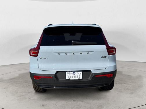 Cloud 9 White 2026 Volvo XC40 B5 Plus