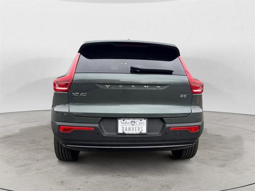 2026 Volvo XC40 B5 Core