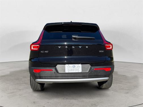2025 Volvo XC40 B5 Plus Bright Theme