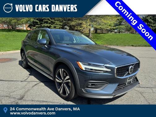 2023 Volvo V60 Cross Country B5 Plus