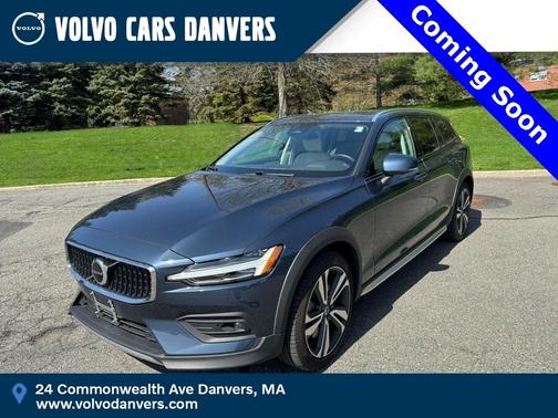 2023 Volvo V60 Cross Country B5 Plus