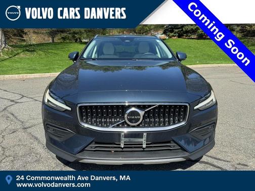 2023 Volvo V60 Cross Country B5 Plus