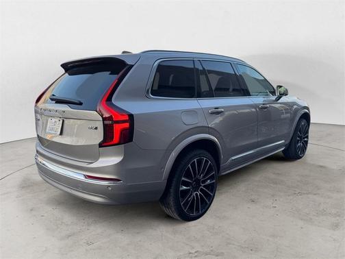 2026 Volvo XC90 B6 Plus 7-Seater