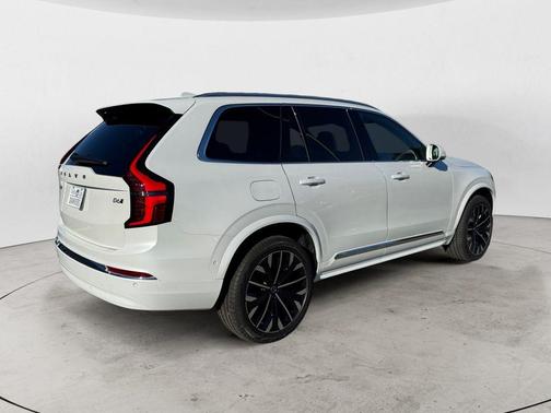 2026 Volvo XC90 B6 Ultra 7-Seater
