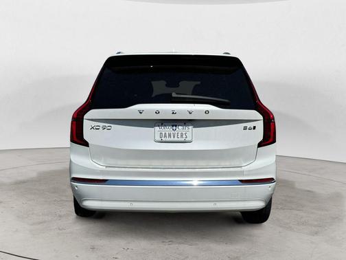 Crystal White 2026 Volvo XC90 B6 Plus 7-Seater