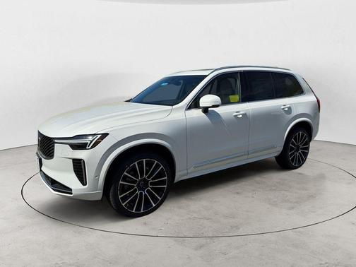 Crystal White 2026 Volvo XC90 B6 Plus 7-Seater