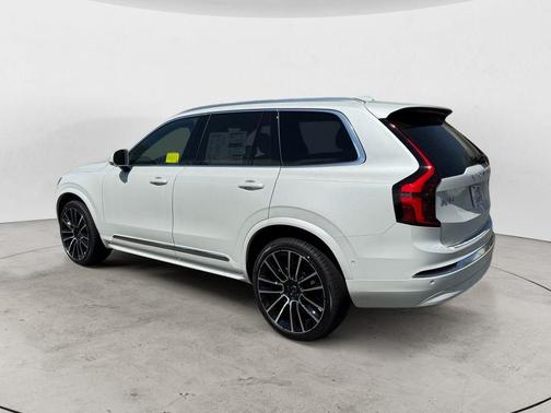 Crystal White 2026 Volvo XC90 B6 Plus 7-Seater