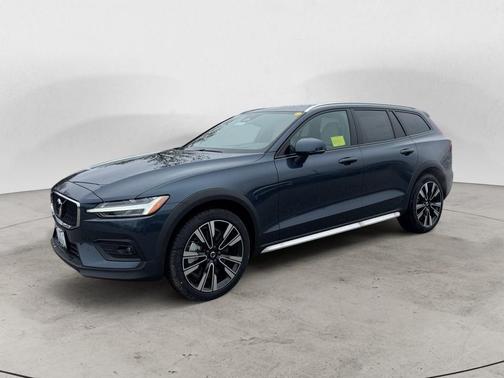 Denim Blue 2026 Volvo V60 Cross Country B5 Ultra