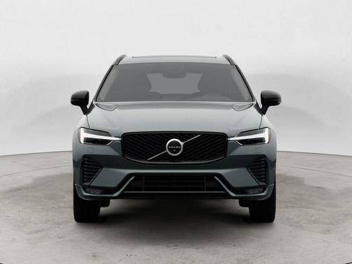 Forest Green 2027 Volvo XC60 PLUS