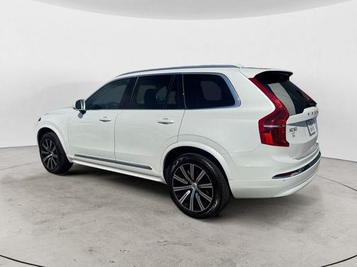 Crystal White Metallic 2025 Volvo XC90 B5 Core