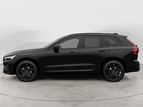 2026 Volvo XC60 B5 Ultra Black Edition