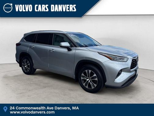 Celestial Silver Metallic 2021 Toyota Highlander XLE