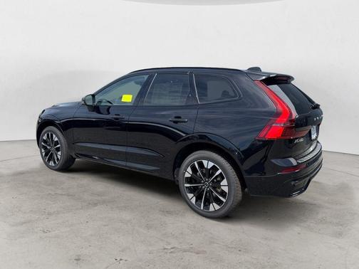 Onyx Black 2026 Volvo XC60 B5 Plus