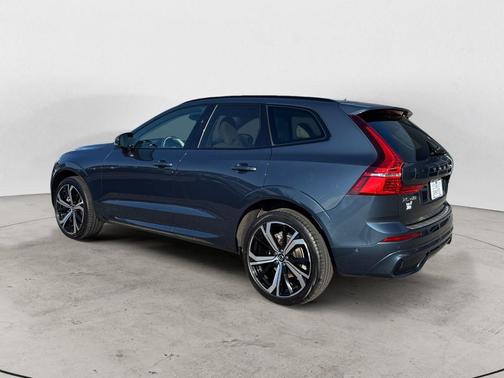 Denim Blue Metallic 2024 Volvo XC60 B5 Ultimate Dark Theme