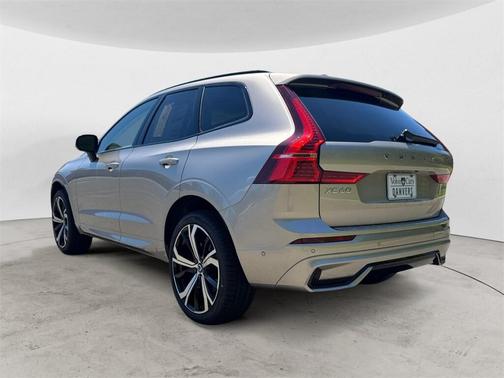 2025 Volvo XC60 B5 Ultra