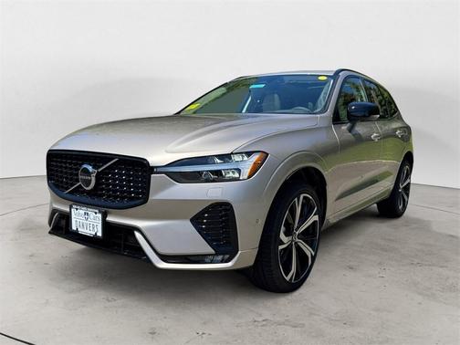 2025 Volvo XC60 B5 Ultra