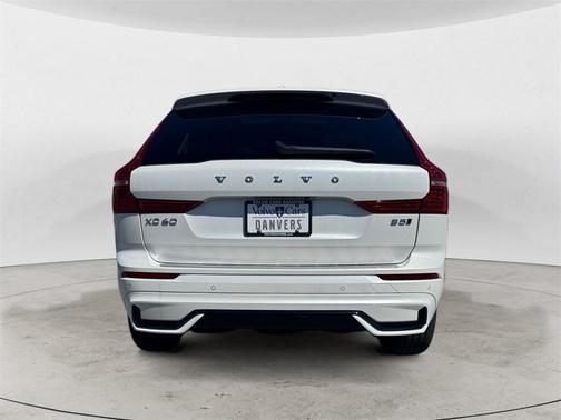 2025 Volvo XC60 B5 Plus