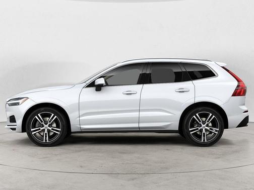 Crystal White Pearl Metallic 2019 Volvo XC60 T5 Momentum